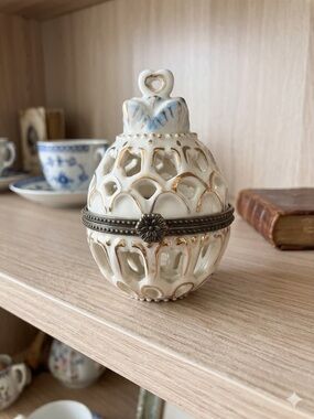 Vintage Porcelain Reticulated Egg Trinket Box Gold Gilt Hinged Lace Design